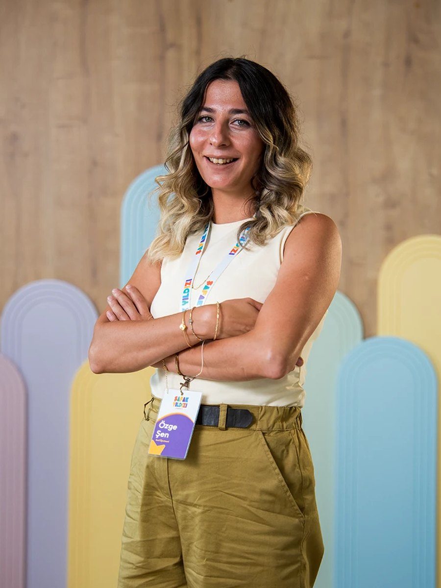 Özge Şen, Doğa Sınıfı öğretmeni